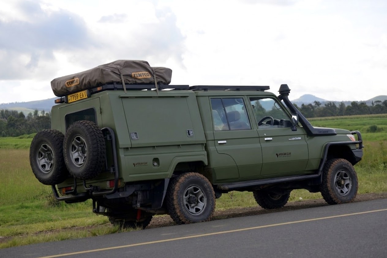 Land Cruiser Safari and Bush Camper rental Tanzania